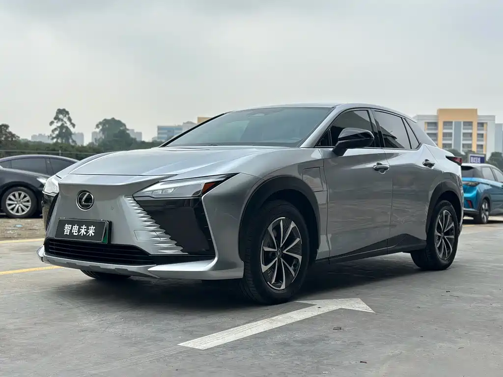Lexus RZ 2023