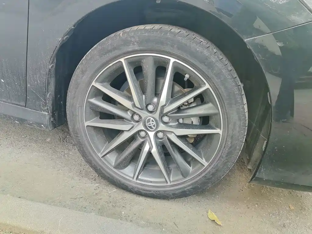 Toyota Camry — миниатюра 24