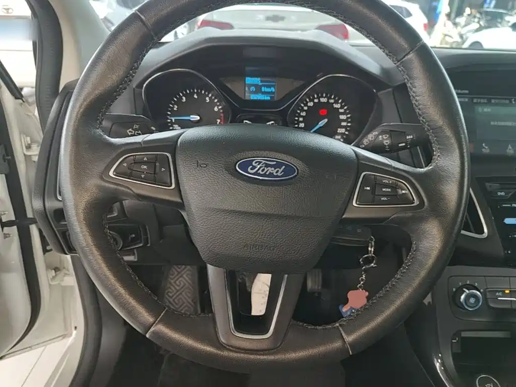 Ford Focus — миниатюра 11