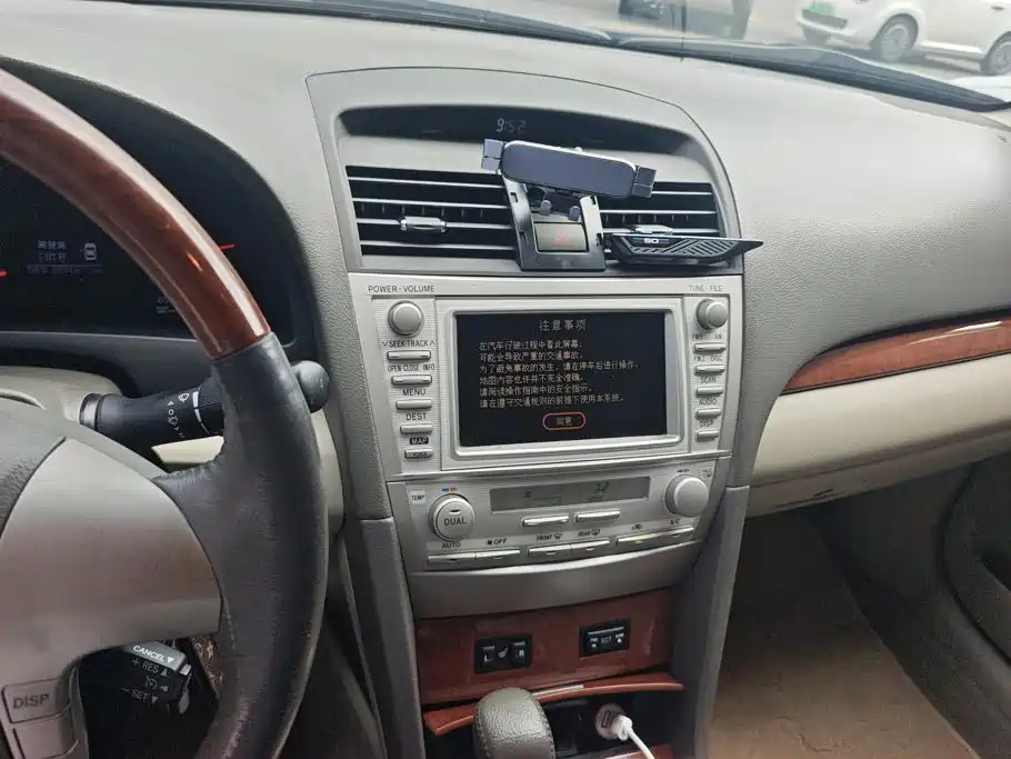 Toyota Camry — миниатюра 13