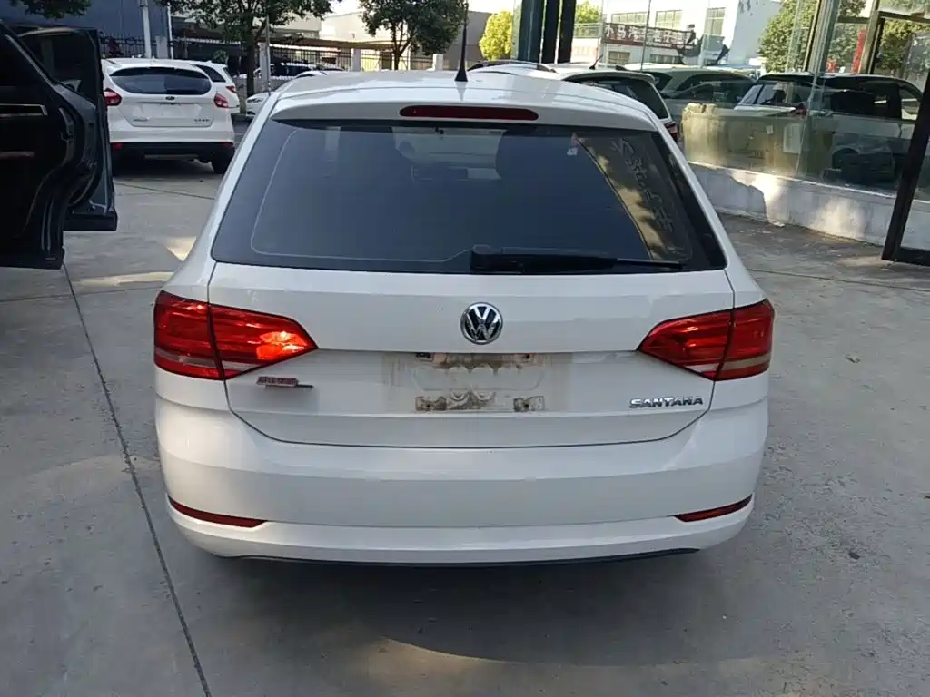Volkswagen Santana — миниатюра 6