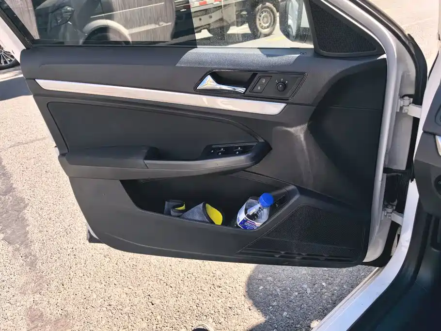 Volkswagen Lavida — миниатюра 7