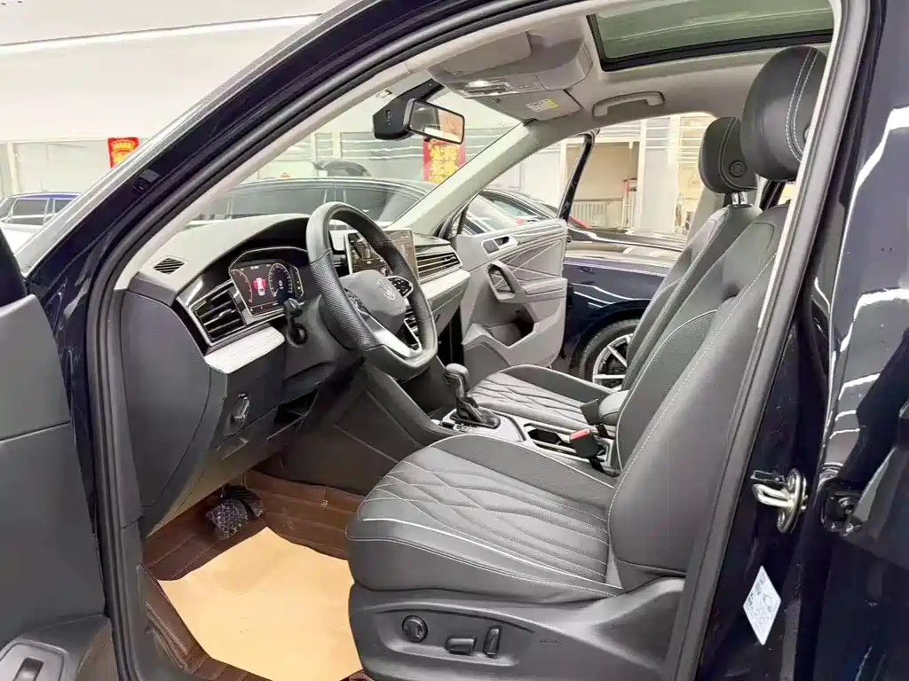 Volkswagen Tiguan L — миниатюра 6