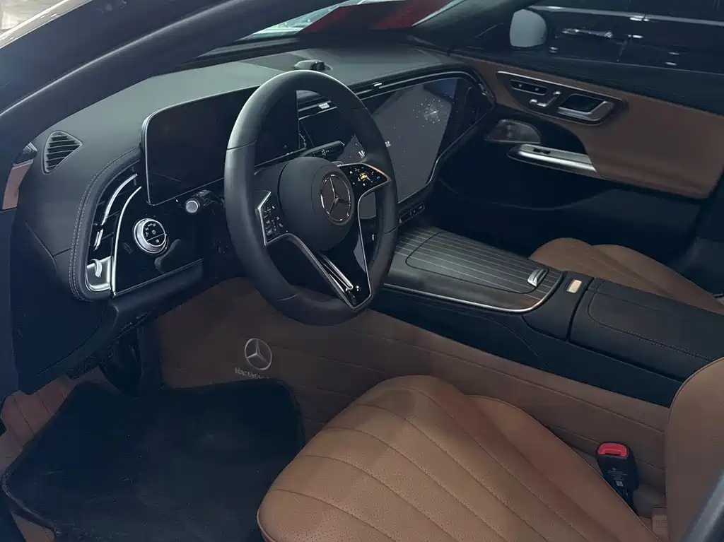 Mercedes-Benz E-Class — миниатюра 4