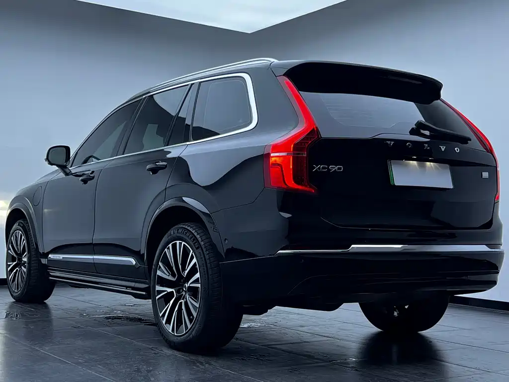 Volvo XC90 PHEV — миниатюра 5