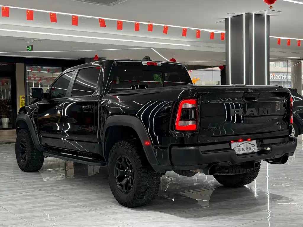 Ram Trucks 2023 6.2T AT