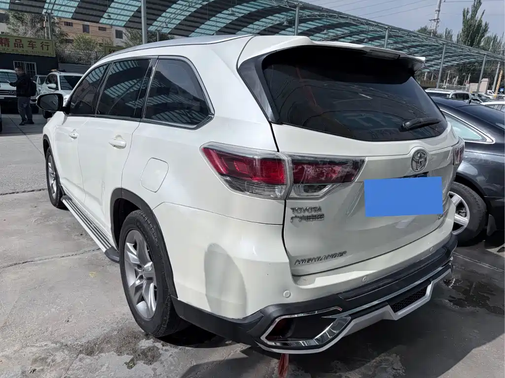 Toyota Highlander — миниатюра 17