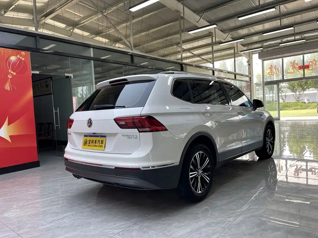 Volkswagen Tiguan L — миниатюра 4