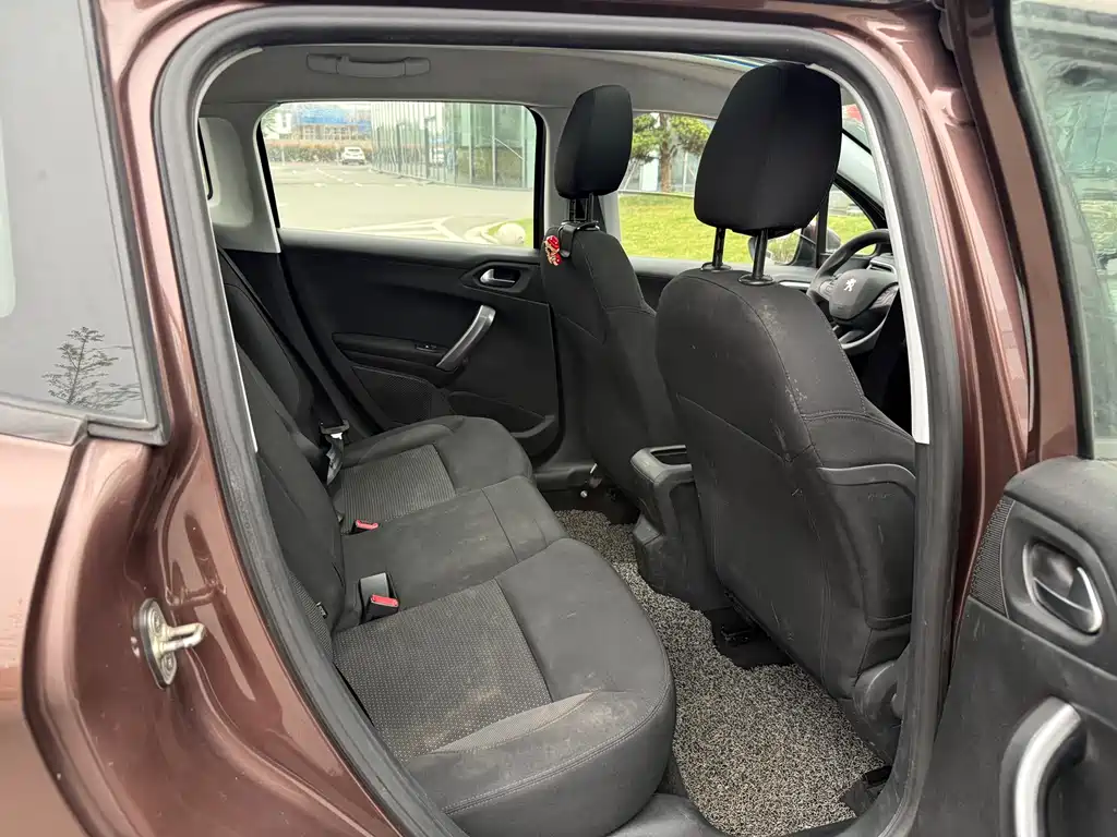 Peugeot 2008 1.6L Auto Fashion Edition, фото 14