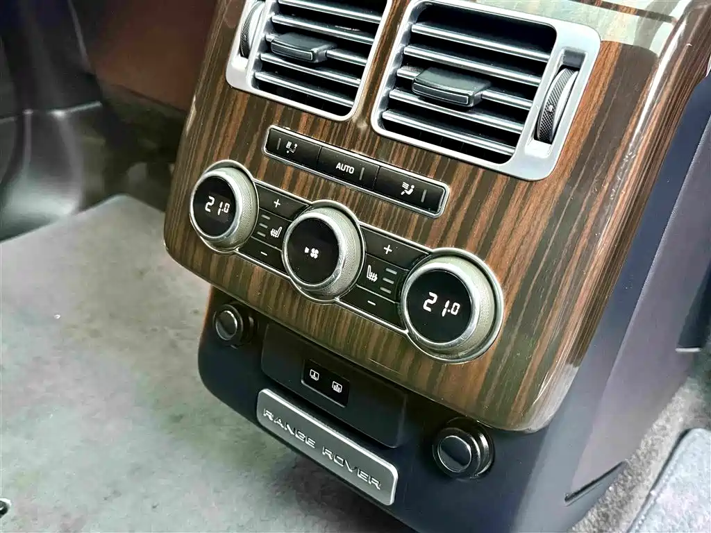 Land Rover Range Rover — миниатюра 16