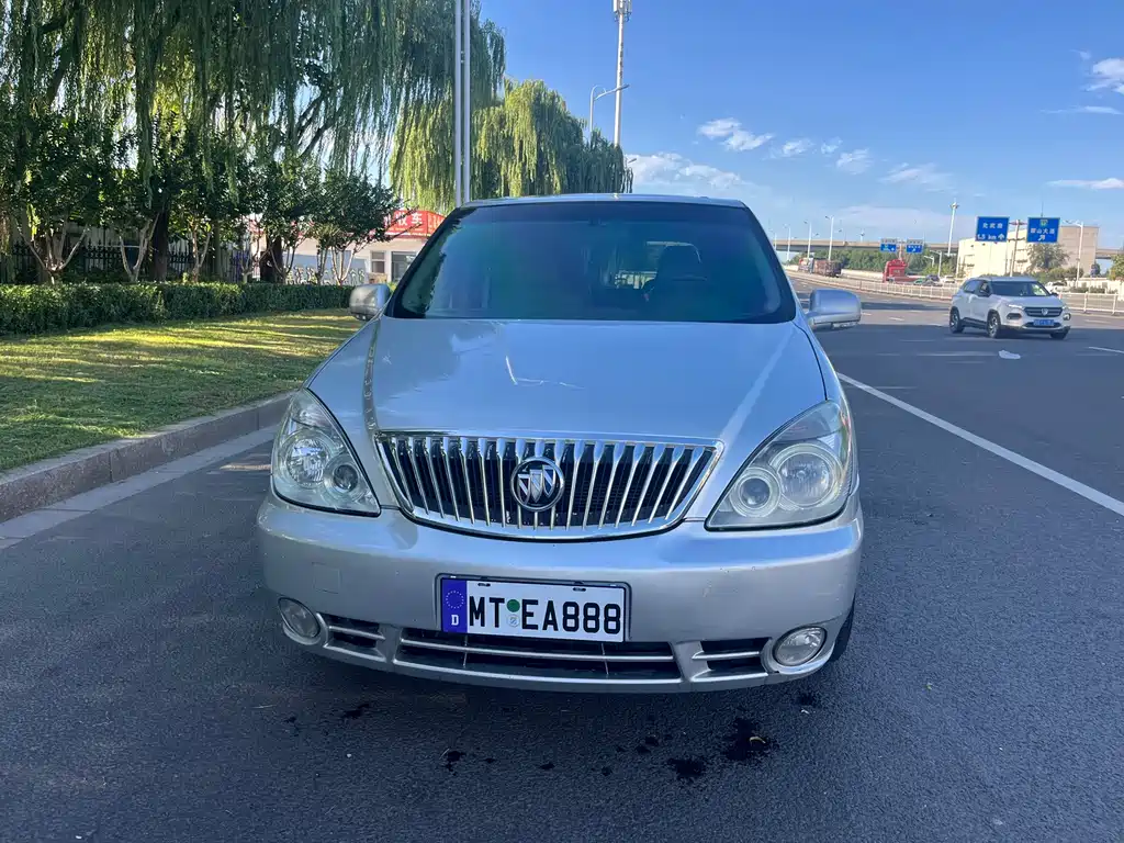 Buick GL8 — миниатюра 2
