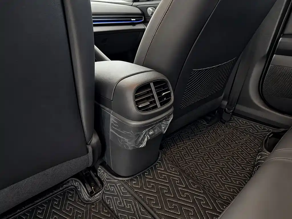 Hyundai Elantra — миниатюра 14