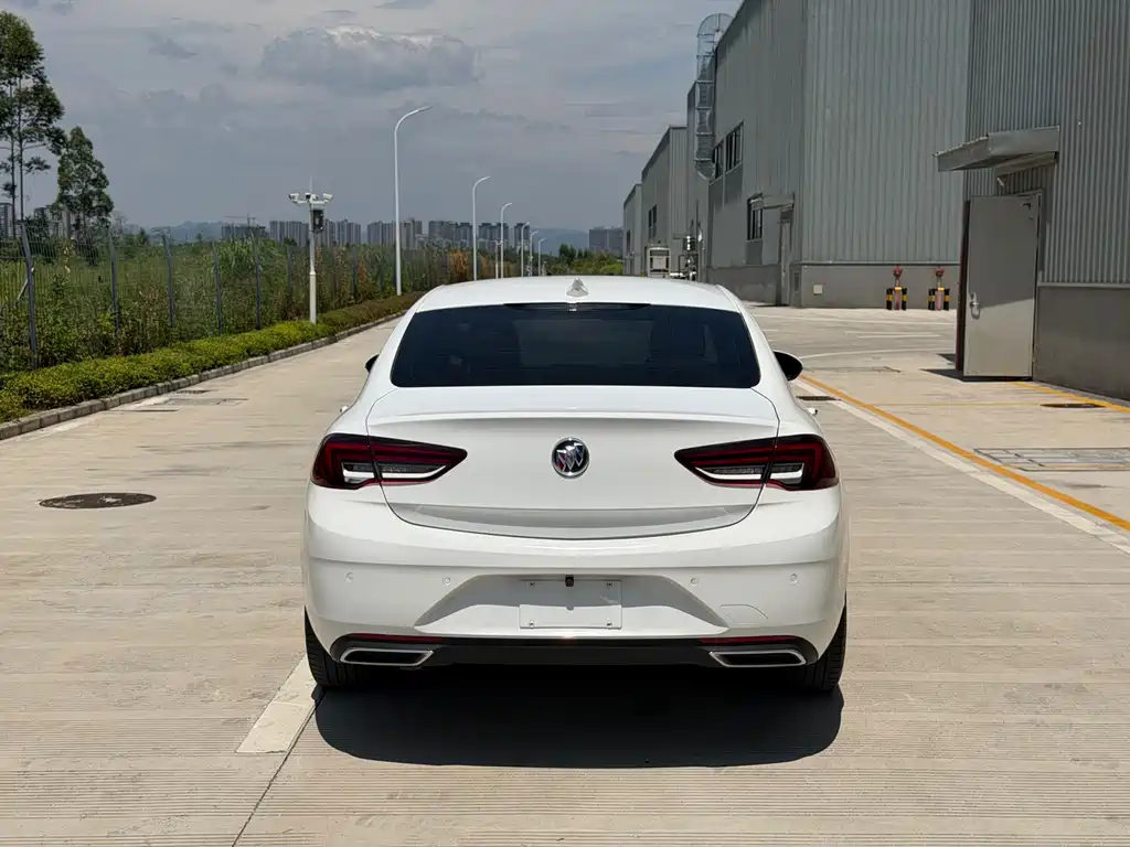 Buick Regal — миниатюра 8