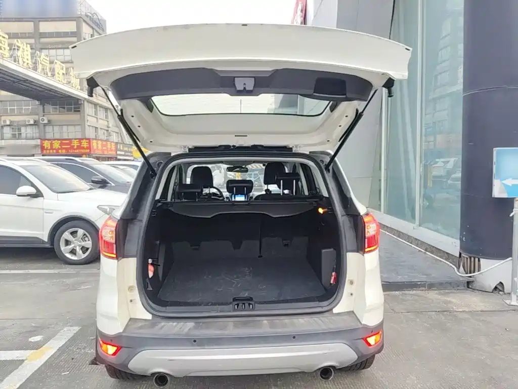 Ford Kuga — миниатюра 19