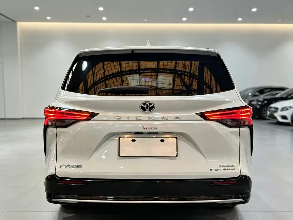 Toyota Sienna 2024 2.5L Luxury