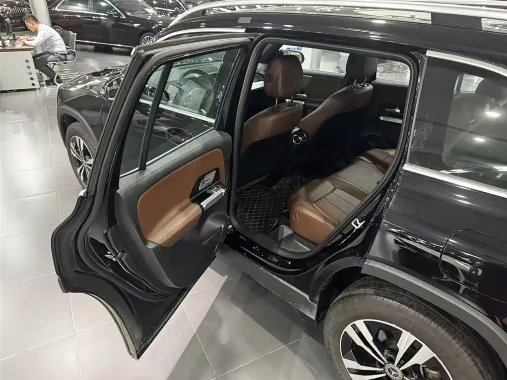 Mercedes-Benz GLB — миниатюра 15
