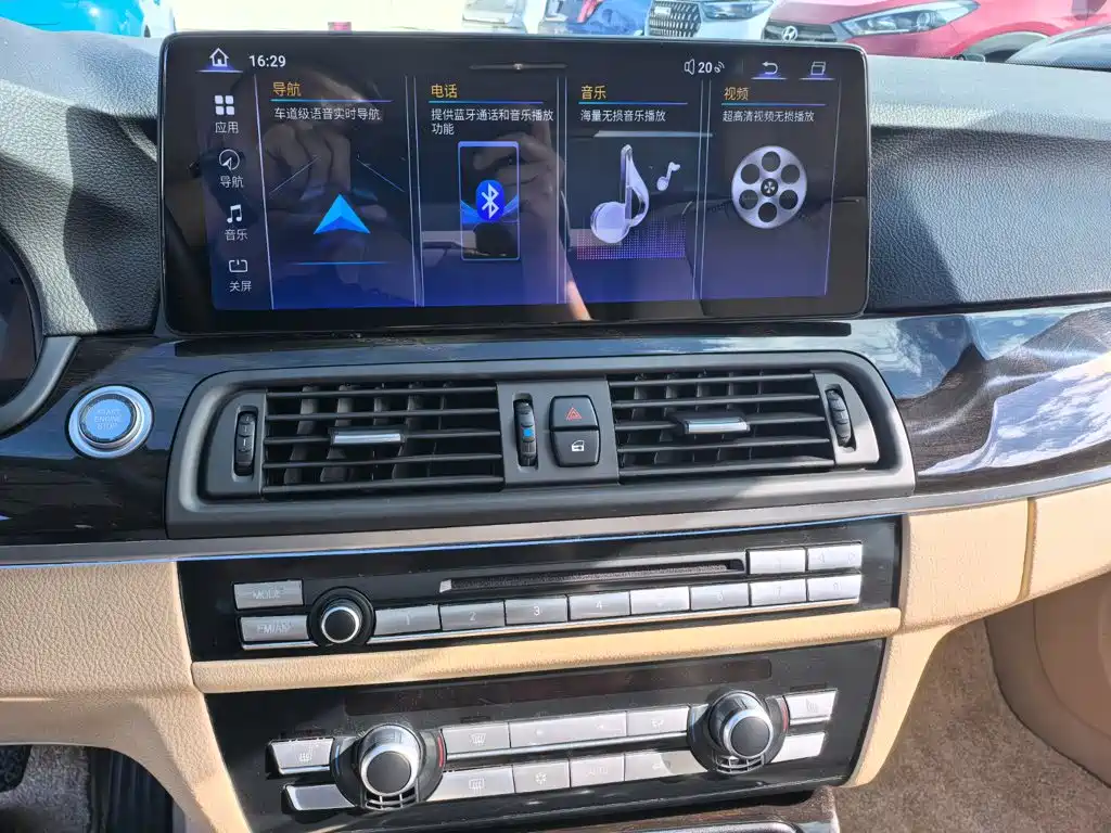 BMW 5 Series — миниатюра 18