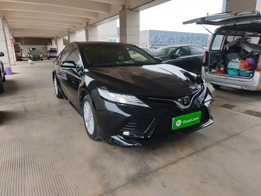 Toyota Camry — миниатюра 4