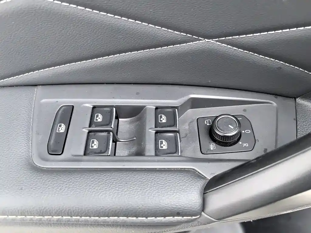 Volkswagen Tiguan L — миниатюра 9