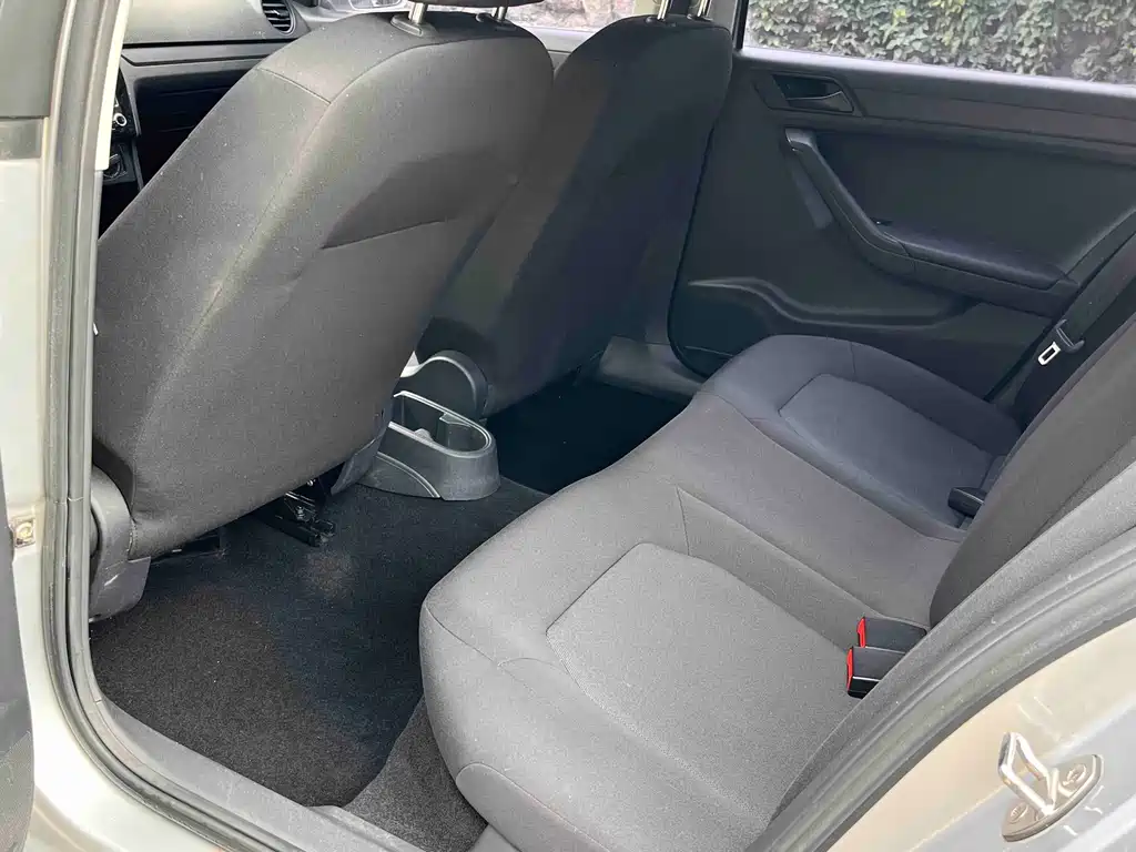 Volkswagen Jetta — миниатюра 16