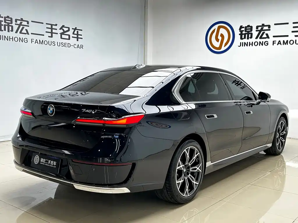 BMW 7 Series — миниатюра 25
