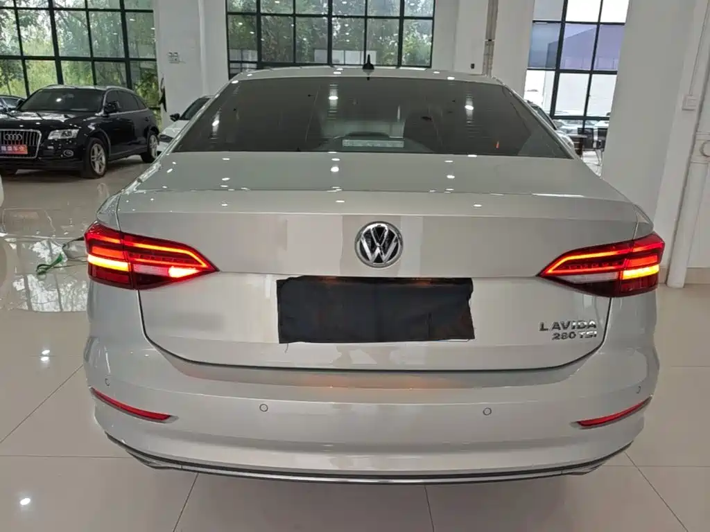 Volkswagen Lavida — миниатюра 6