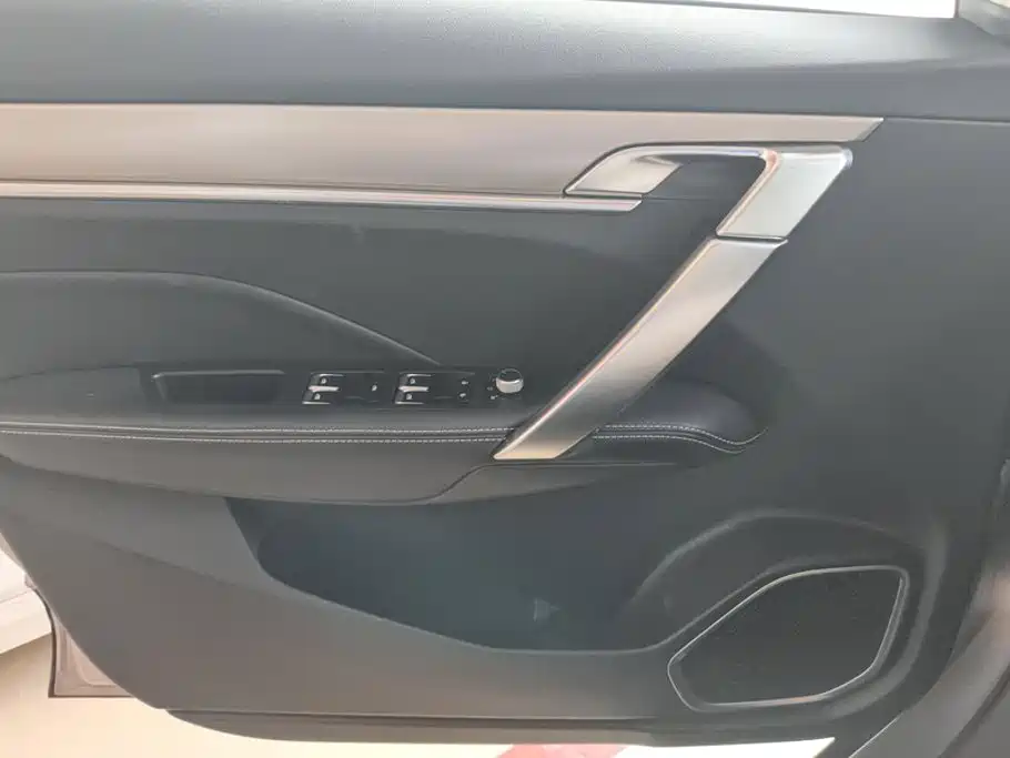 Geely Binyue — миниатюра 7