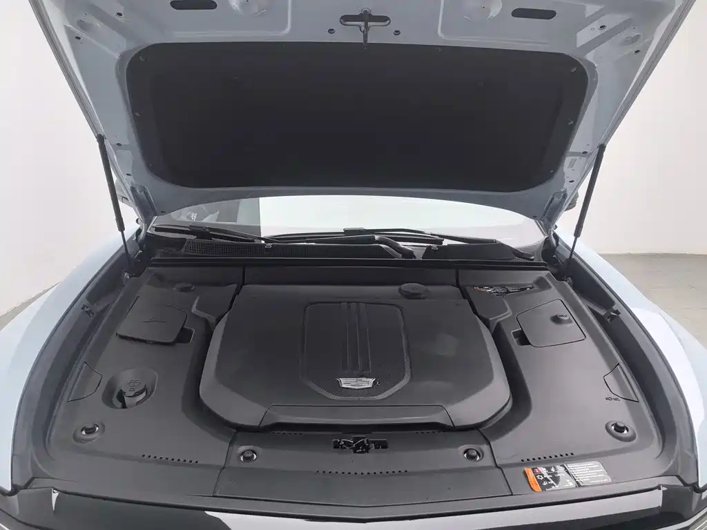 Cadillac Lyriq — миниатюра 6
