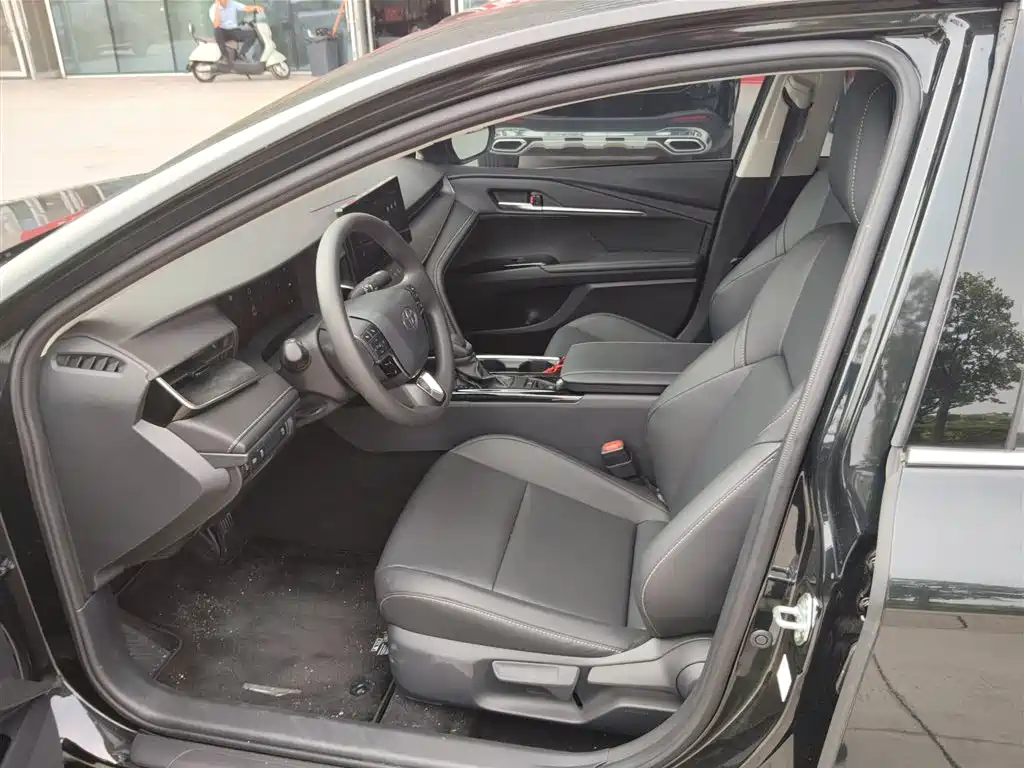 Toyota Camry — миниатюра 9
