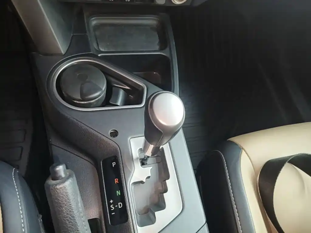 Toyota RAV4 — миниатюра 14