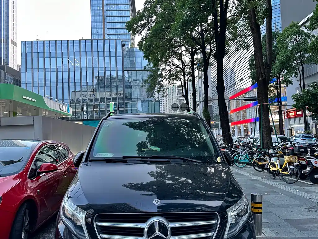 Mercedes-Benz V-Class — миниатюра 2