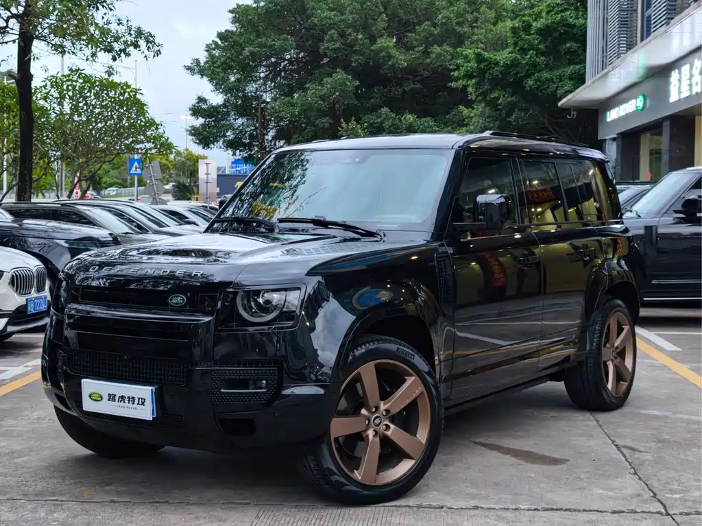 Land Rover Defender 2022