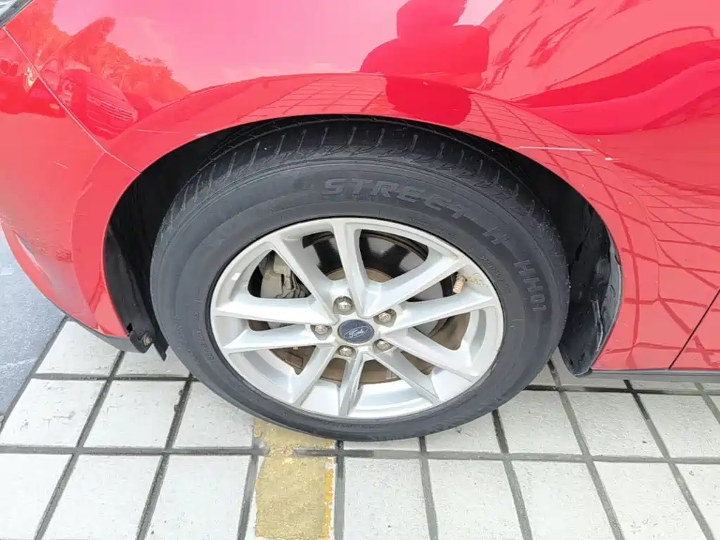 Ford Focus — миниатюра 23