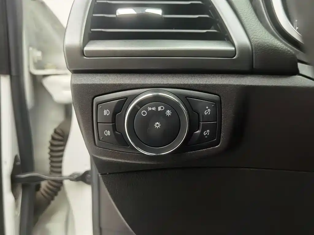 Ford Mondeo — миниатюра 21