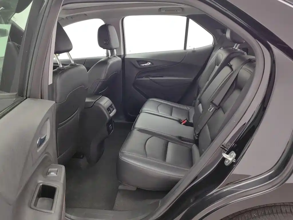Chevrolet Equinox — миниатюра 15