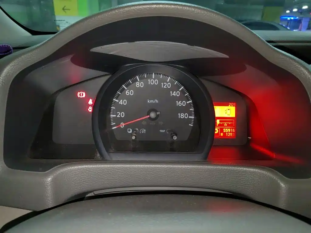 Nissan NV200 — миниатюра 7
