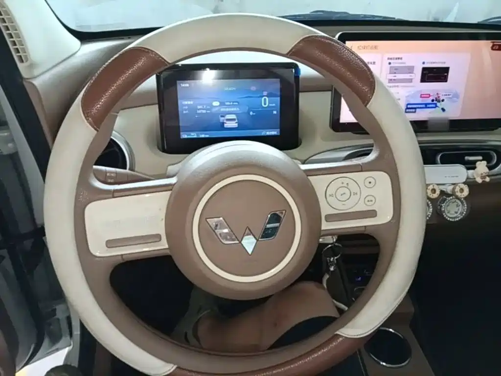 Wuling MINIEV — миниатюра 11