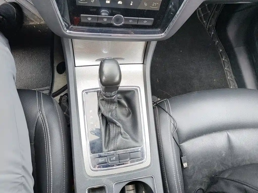 Roewe i6 Classic — миниатюра 10