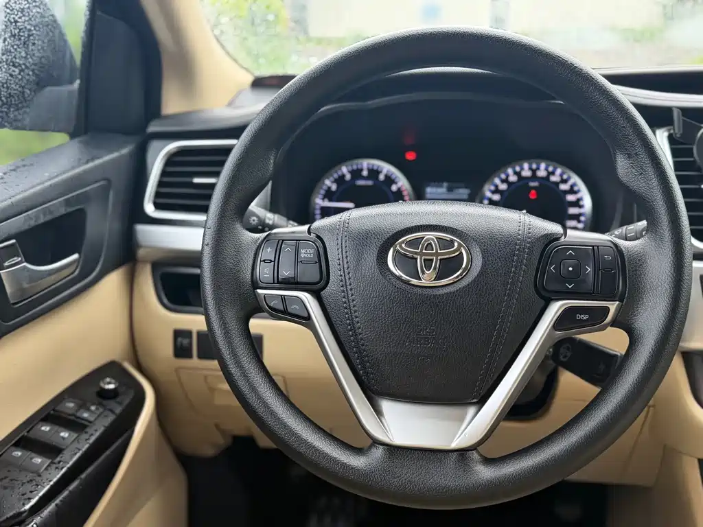 Toyota Highlander — миниатюра 11