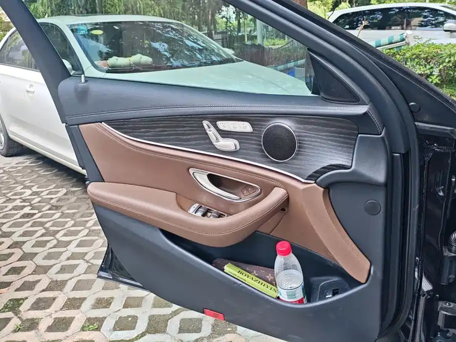 Mercedes-Benz E-Class — миниатюра 7