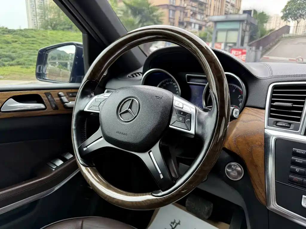 Mercedes-Benz GL-Class — миниатюра 11