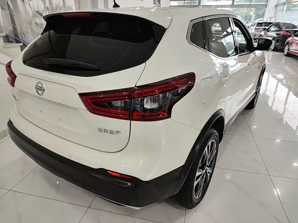 Nissan Qashqai — миниатюра 8