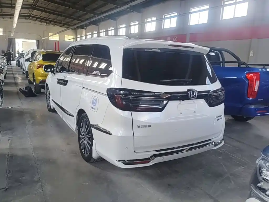 Honda Elysion — миниатюра 5