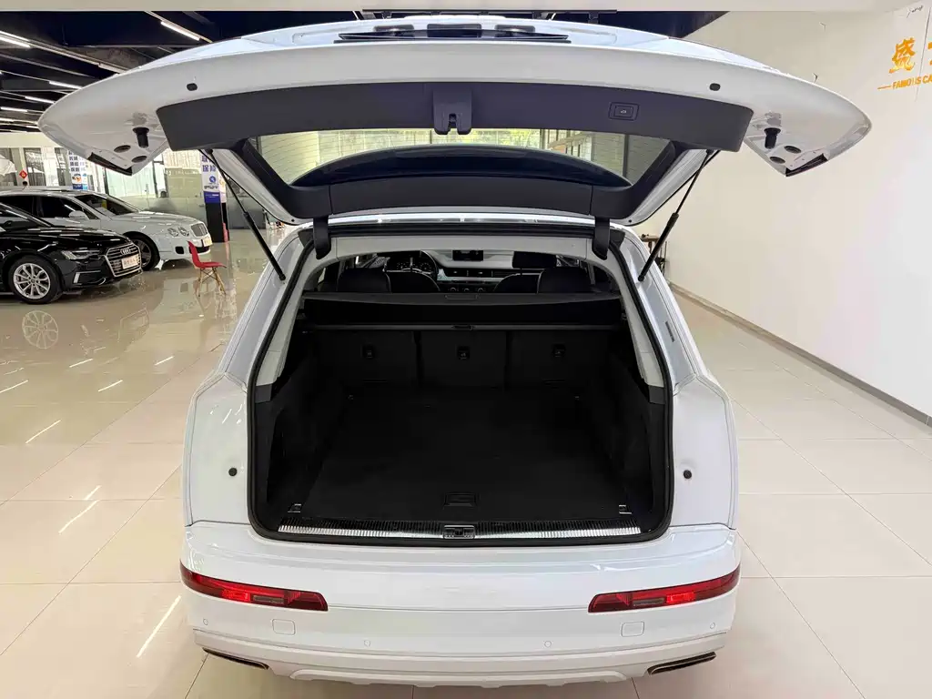 Audi Q7 — миниатюра 13