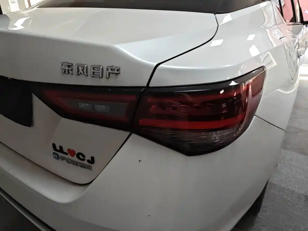 Nissan Sylphy — миниатюра 8