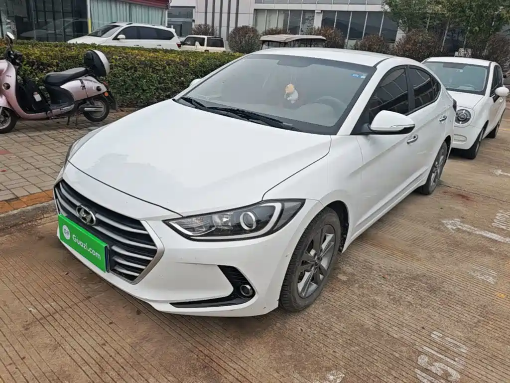 Hyundai Elantra — миниатюра 2