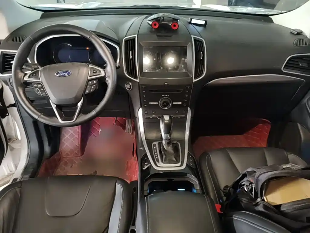 Ford Edge — миниатюра 10