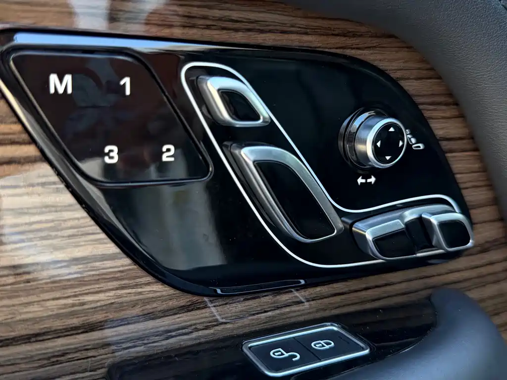 Land Rover Range Rover — миниатюра 14