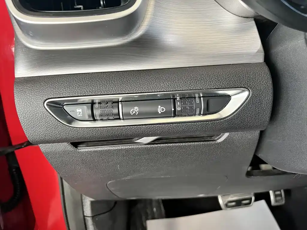 Geely Binyue — миниатюра 21