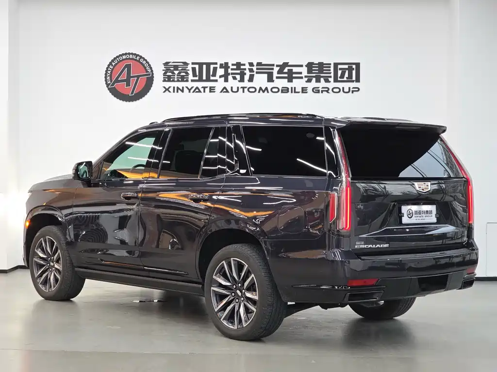 Cadillac Escalade — миниатюра 5
